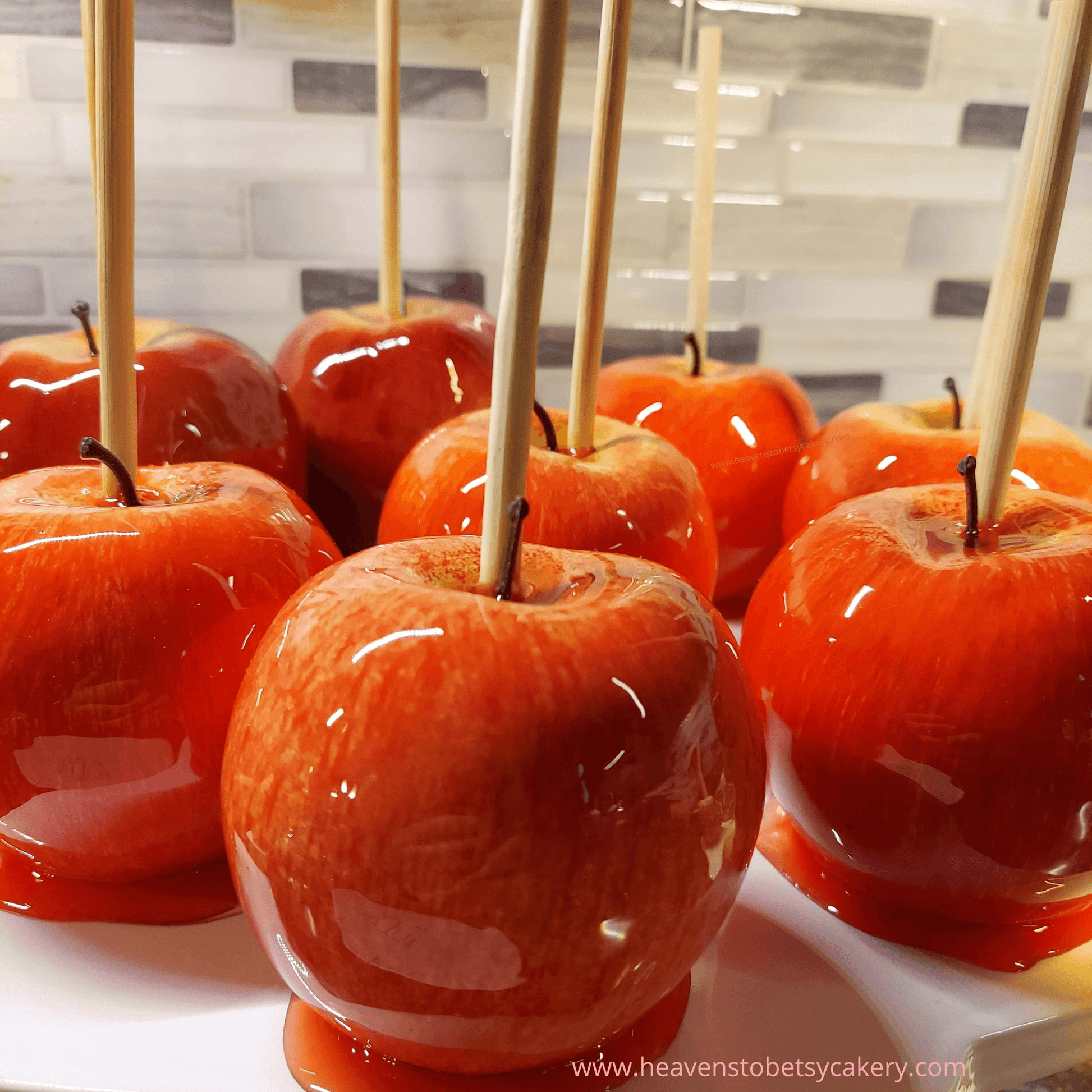 Fake/Faux Candy NOT Caramel Apple - Heavens To Betsy Cakery