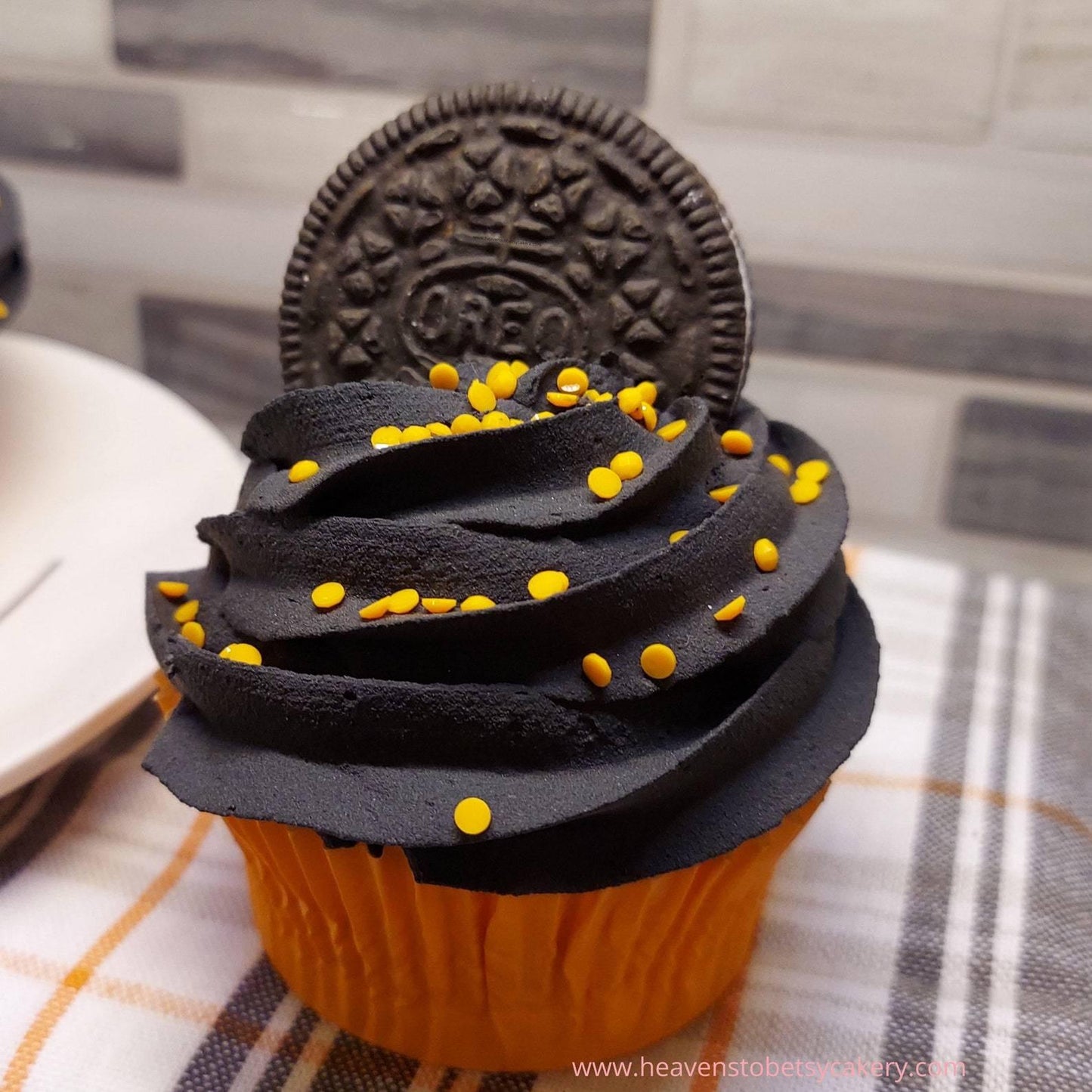 FAKE Halloween Cupcake w/Cookie - Heavens To Betsy Cakery